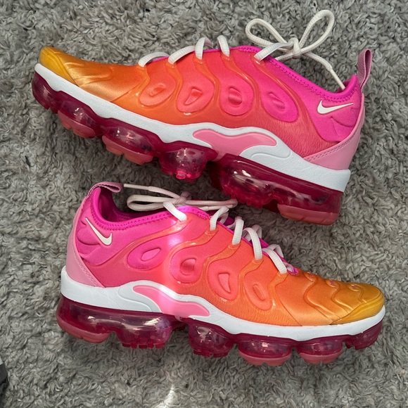 Nike Shoes - Nike Air Vapor Max